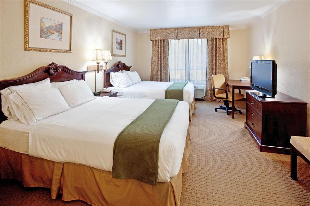 Holiday Inn Express Camden Buitenkant foto